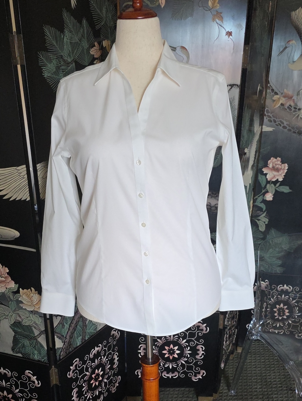 Brooks Brothers Fitted Non-Iron Stretch Supima Cotton Open V-Neck Dress Shirt